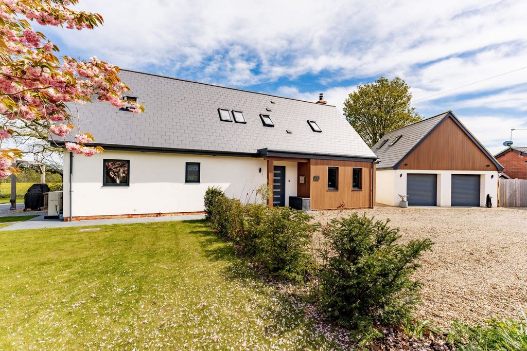 Property photo 1 of 30