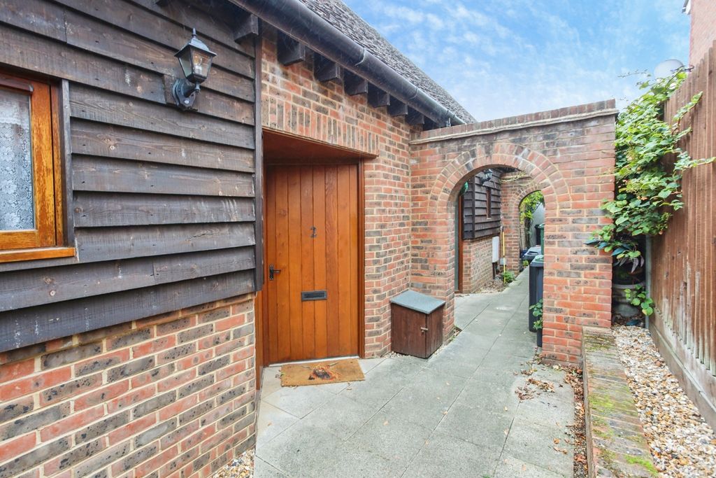 Property photo 1 of 17 Pbox-Img.Jpg