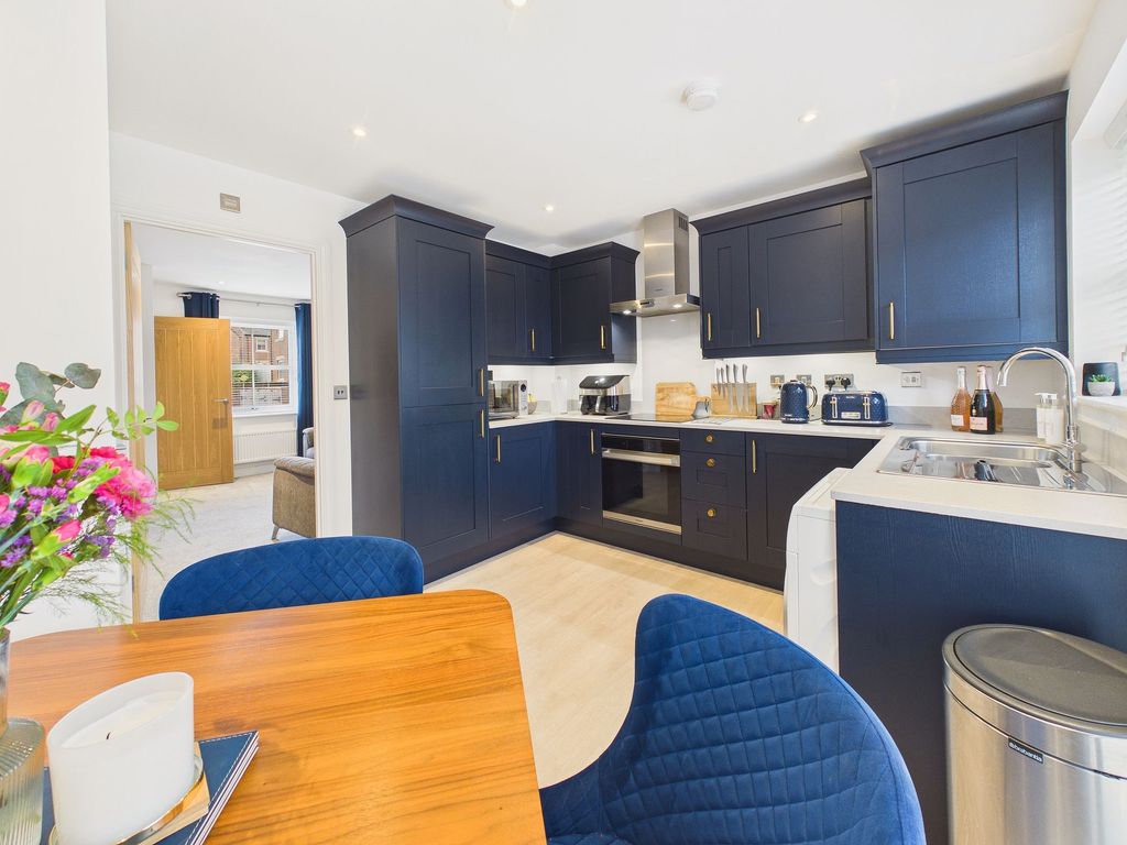 Property photo 2 of 12 Kitchen