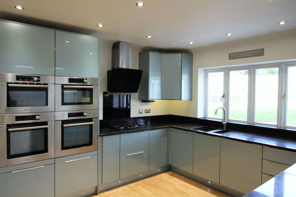 Property photo 2 of 17