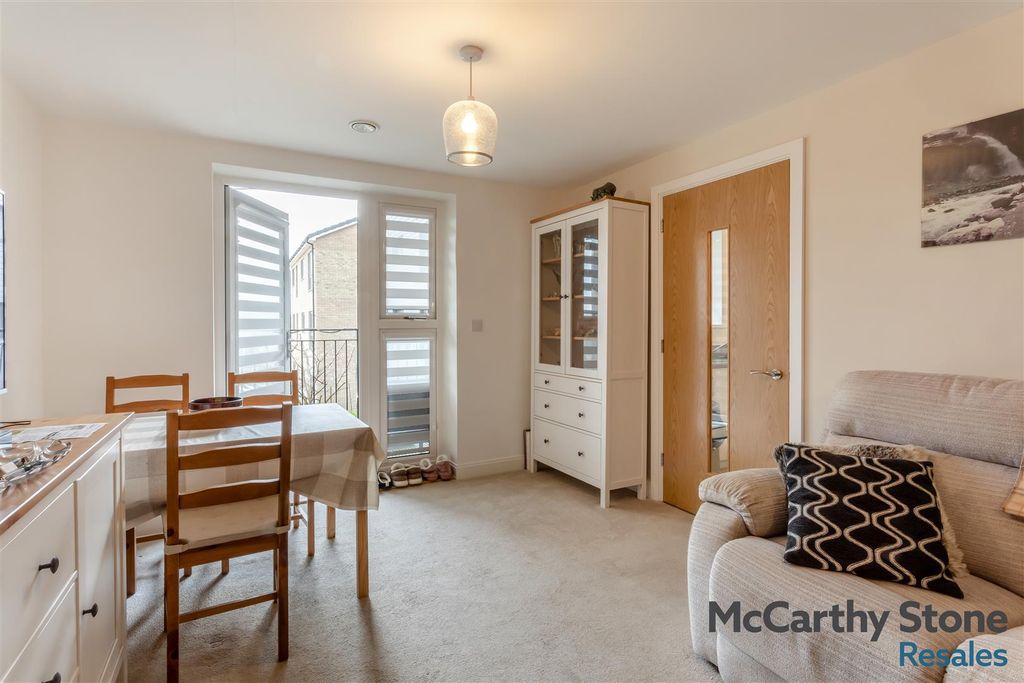 Property photo 2 of 18 8681341-Interior09.Jpg