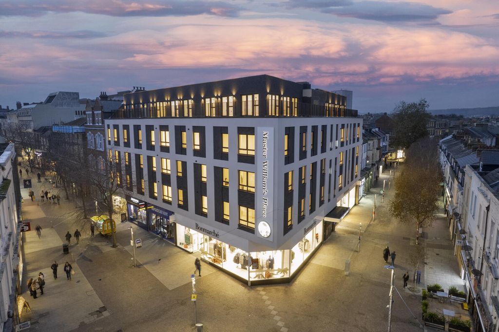 Property photo 1 of 7 Front (Exterior)