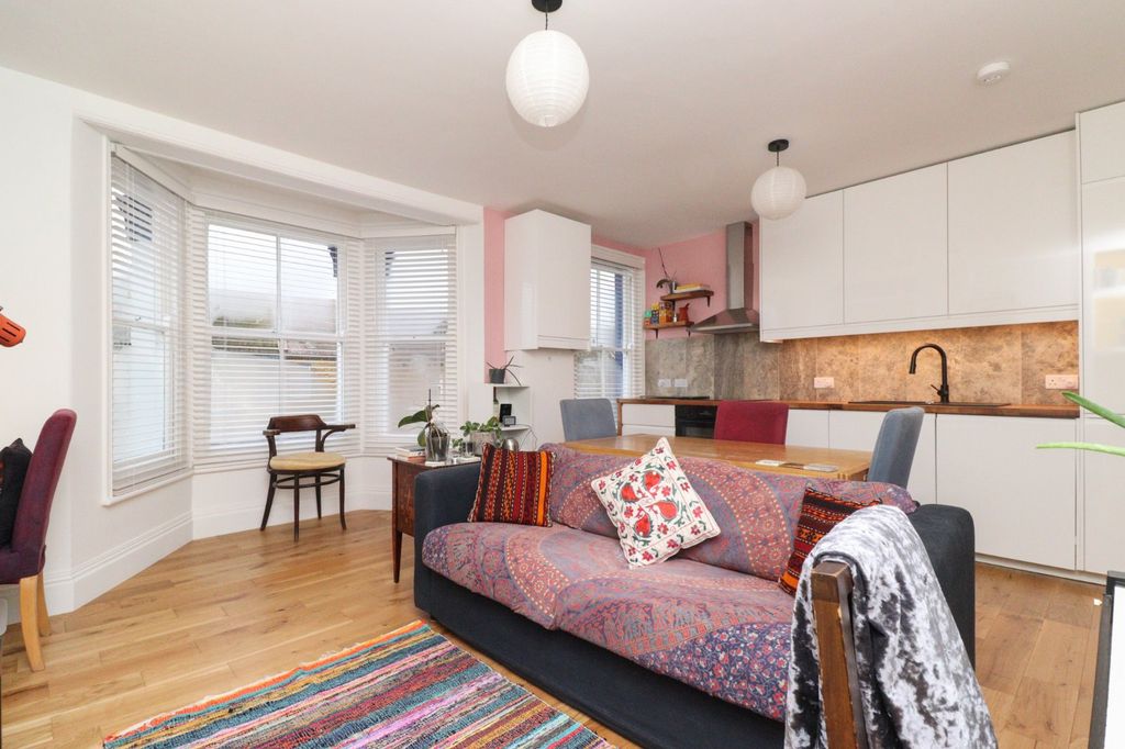 Property photo 2 of 10 Picture 2