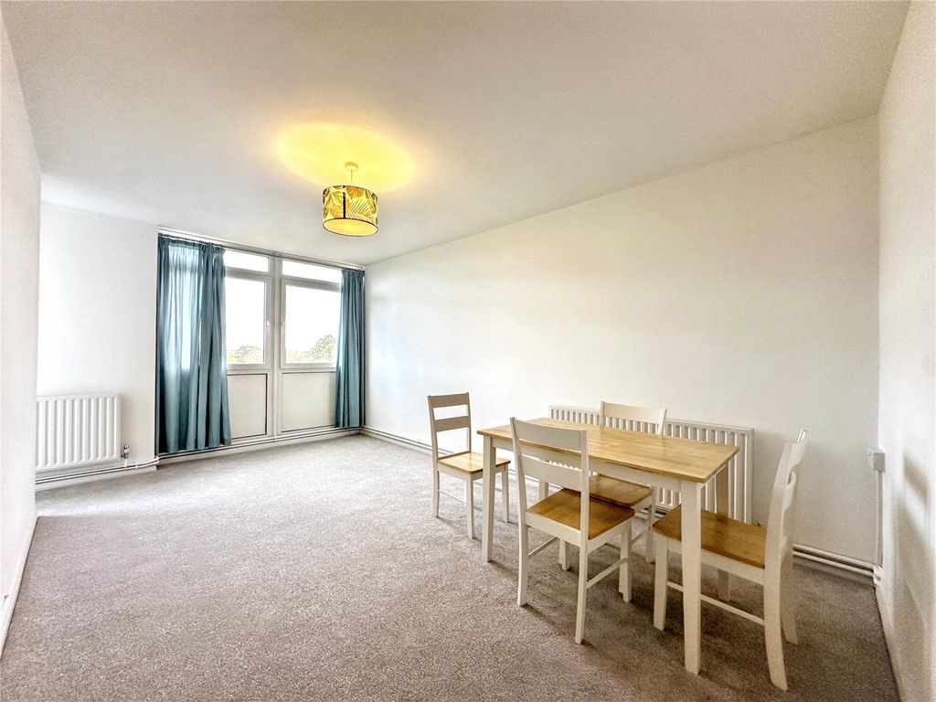 Property photo 2 of 10 Picture No. 15
