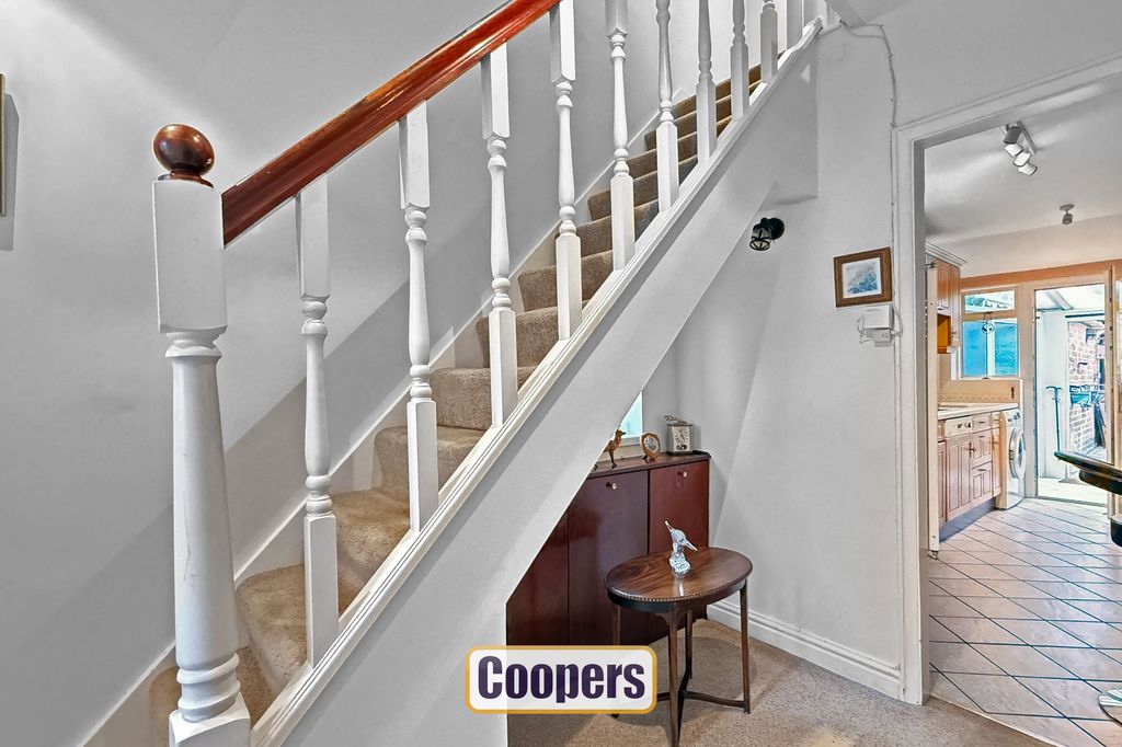 Property photo 2 of 14 Hallway