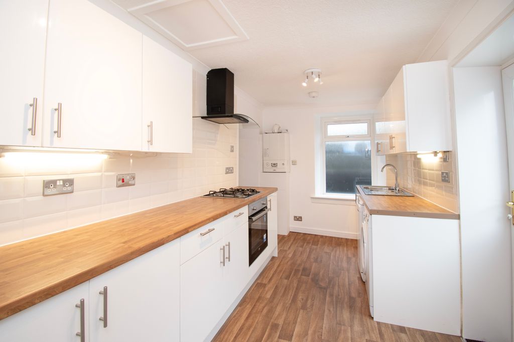 Property photo 3 of 22 Dining Kitchen