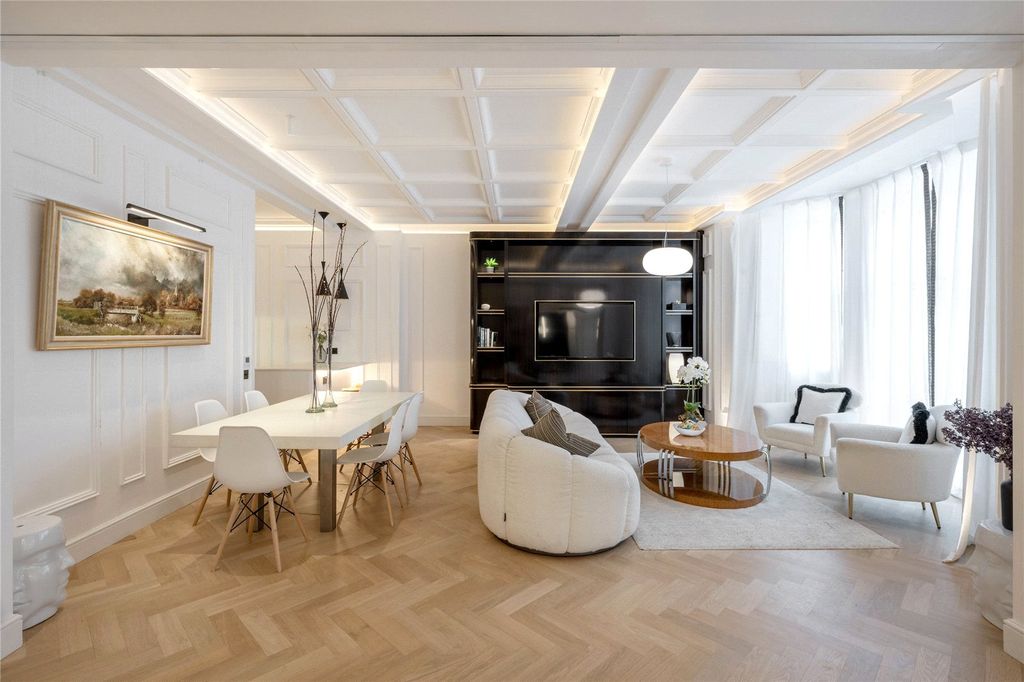 Property photo 3 of 24 Picture No. 04