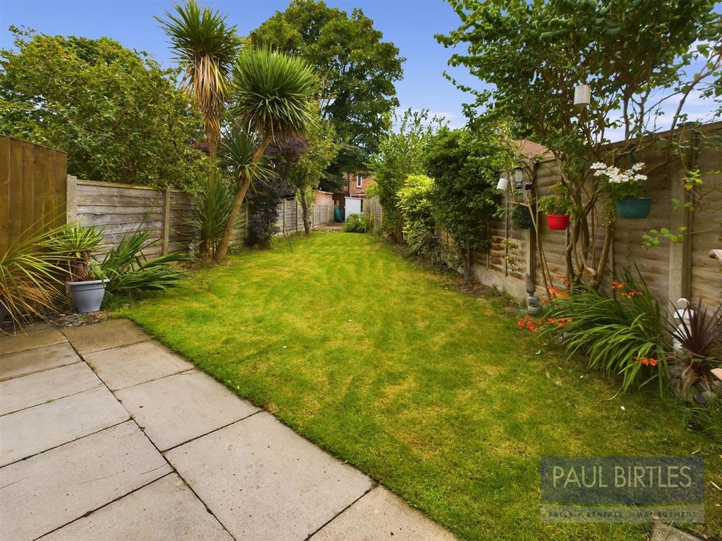 Property photo 3 of 25 Cam01301G0-Pr0471-Still019.Jpg