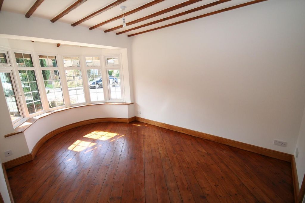 Property photo 2 of 11 33 St Andrews Road Dr.Jpg