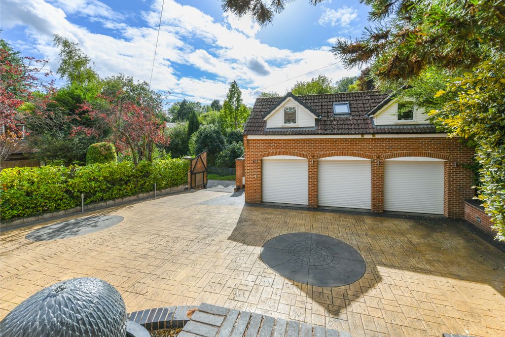 Property photo 3 of 47