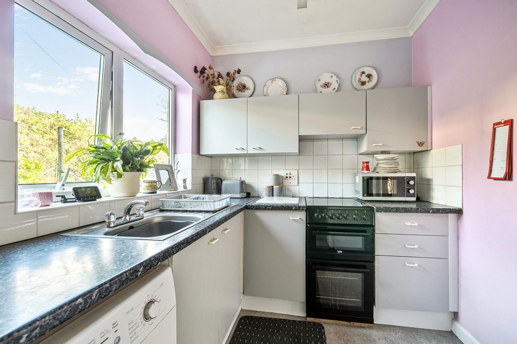 Property photo 3 of 12 Kitchen