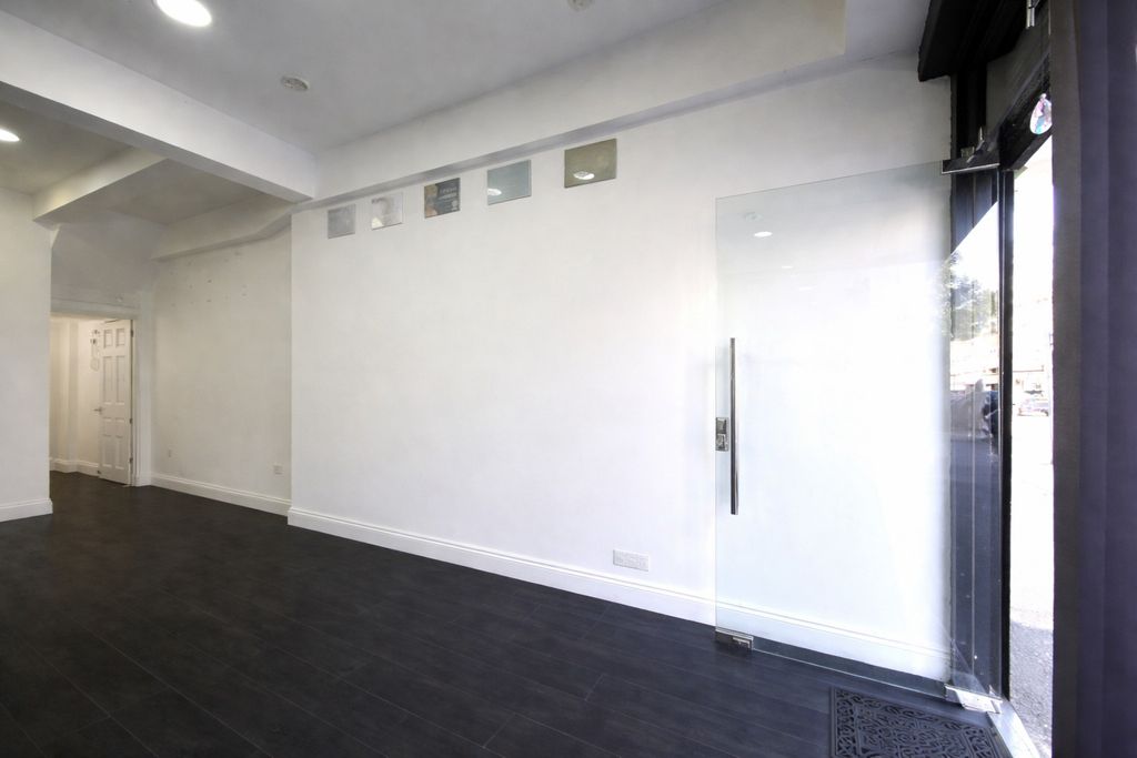 Property photo 2 of 9 4369562