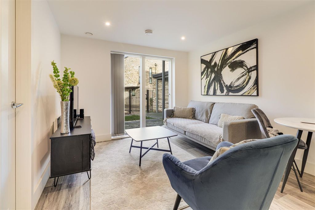 Additional image 7 of 1 bed flat for saleAttewater House, Water Street CB4