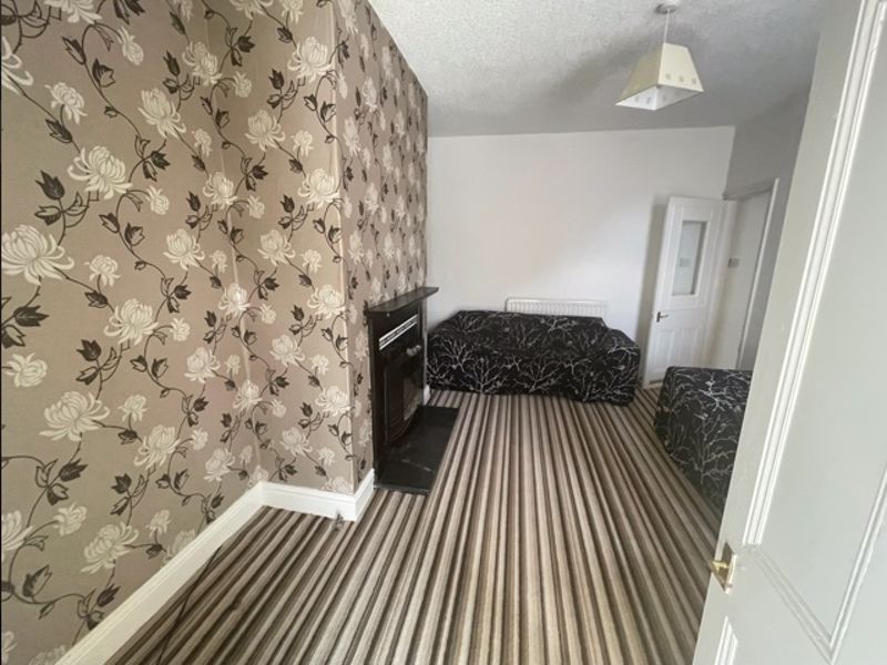 Property photo 3 of 7 Living Room