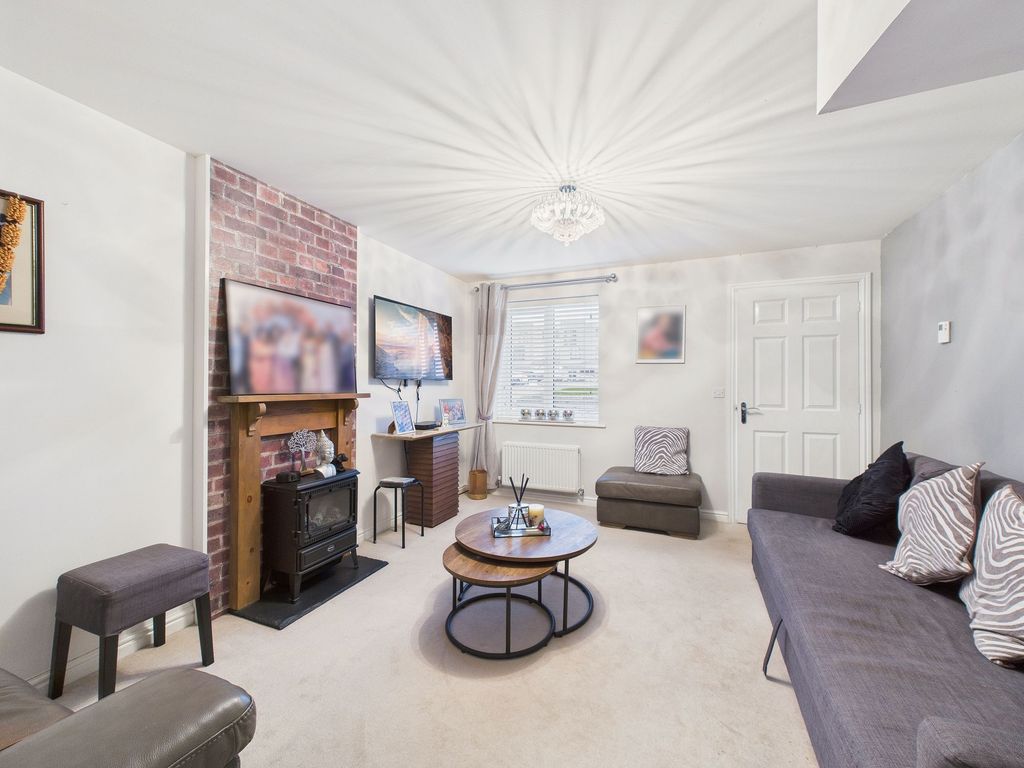 Property photo 2 of 8 Lounge