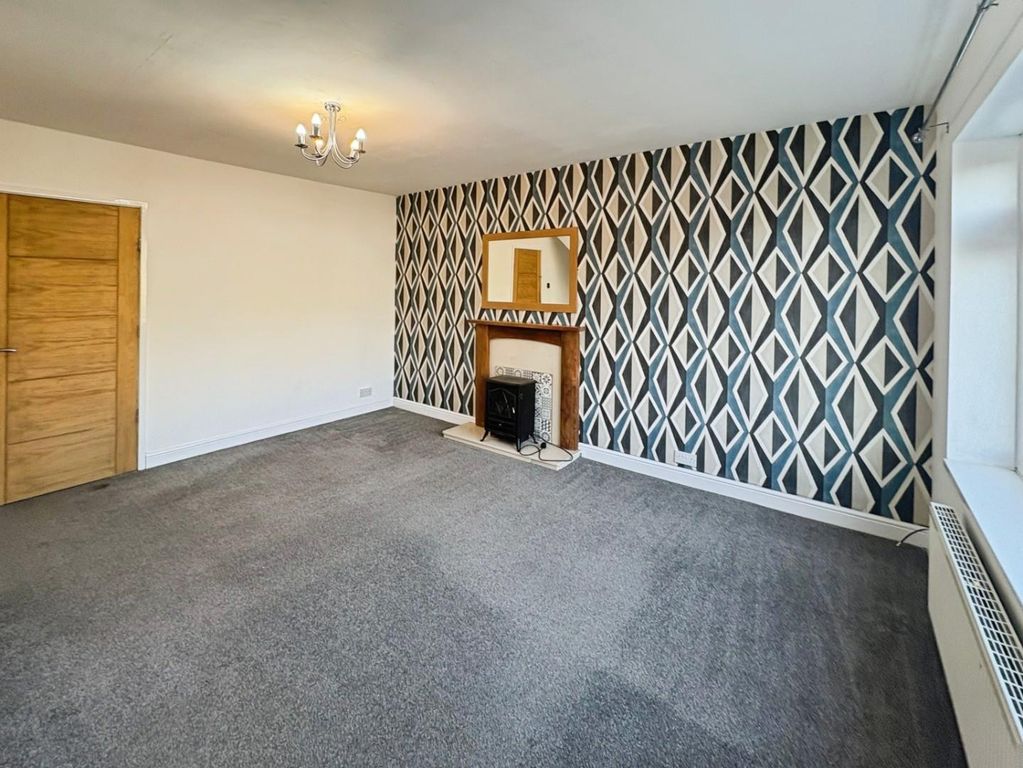 Property photo 3 of 15 Entrance Hall