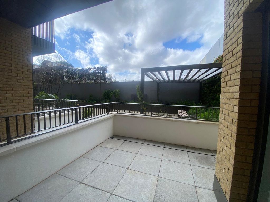 Property photo 3 of 16 Picture No. 02