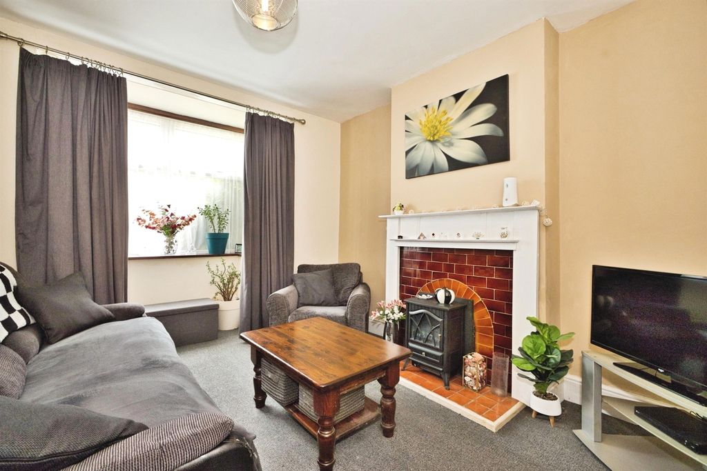 Property photo 3 of 11