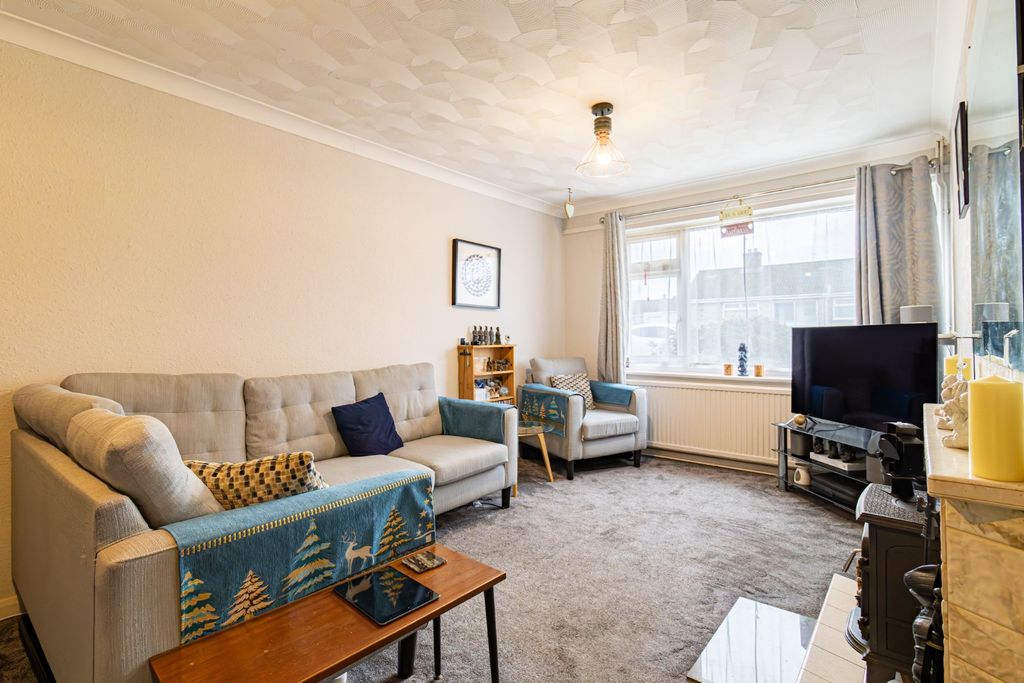 Property photo 2 of 22 3790735