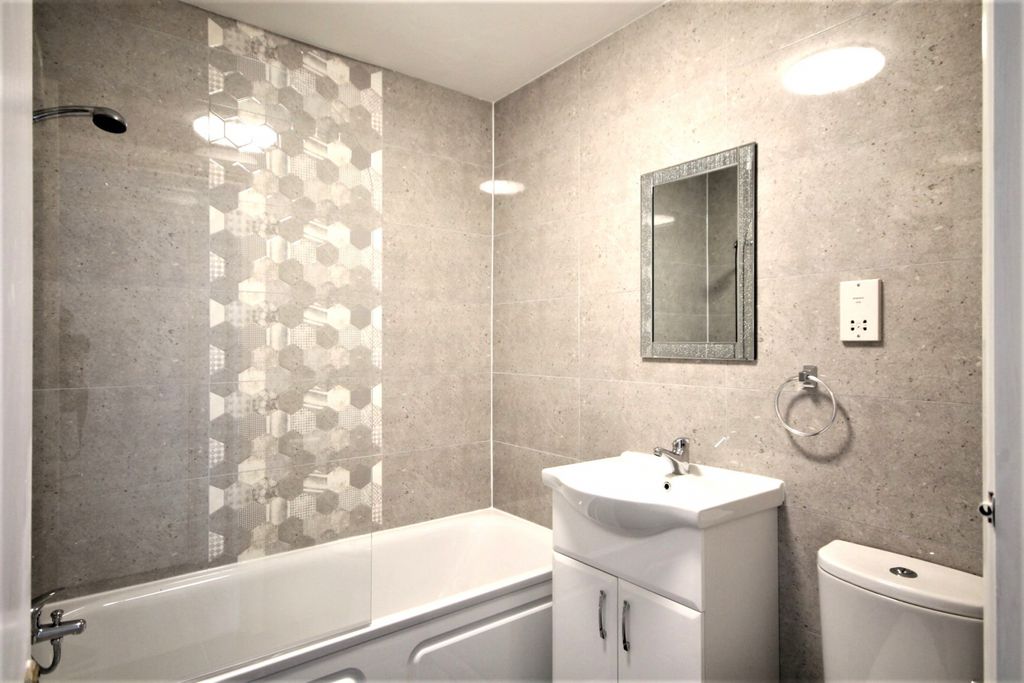 Property photo 3 of 10 Gallery