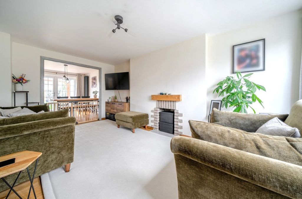 Property photo 3 of 25