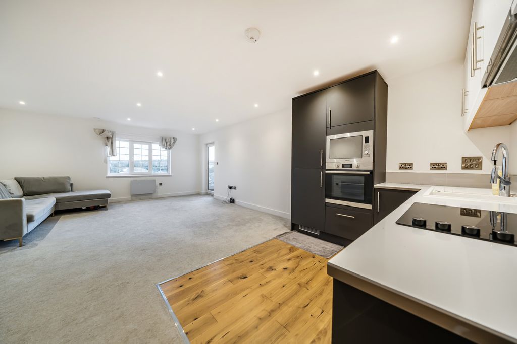 Property photo 3 of 12 1428843-10-69B53B...