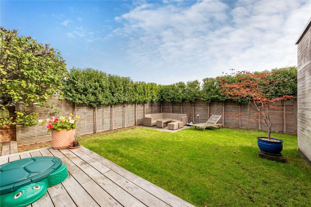 Property photo 3 of 18 Picture No. 24