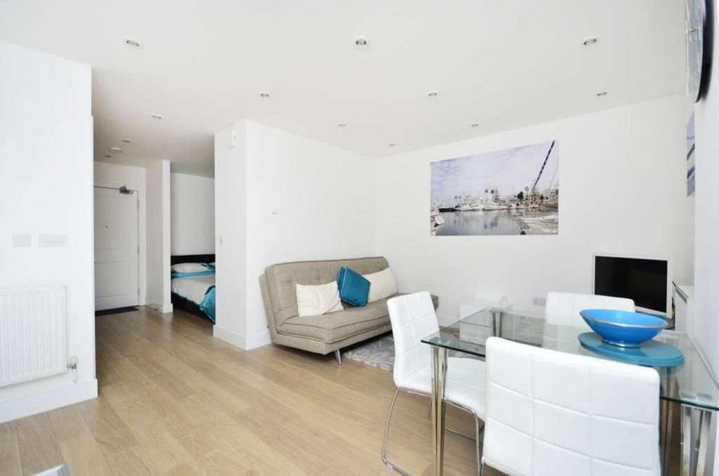 Property photo 2 of 8