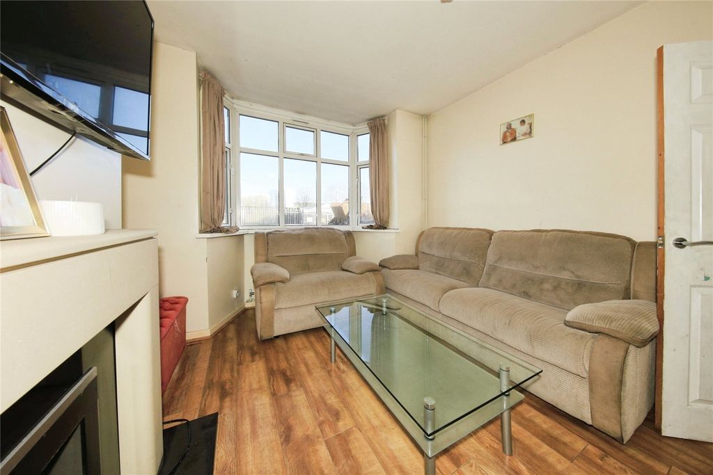 Property photo 3 of 17 Photography