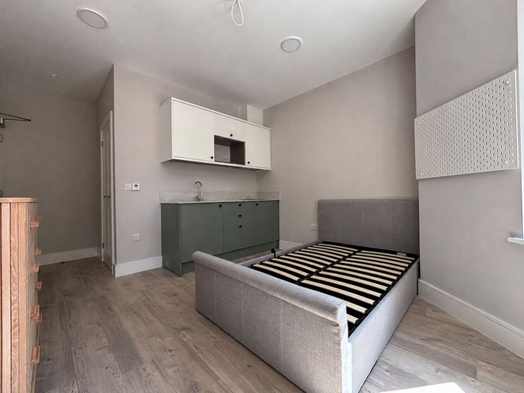 Property photo 2 of 7 Lrg_9Cfc7014-6573-4133-B1Fe-9F2029Aea858