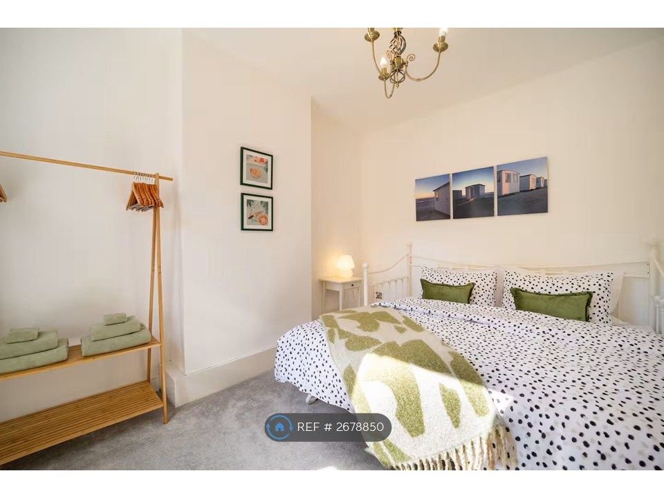 Property photo 2 of 16 Ff Double Bedroom