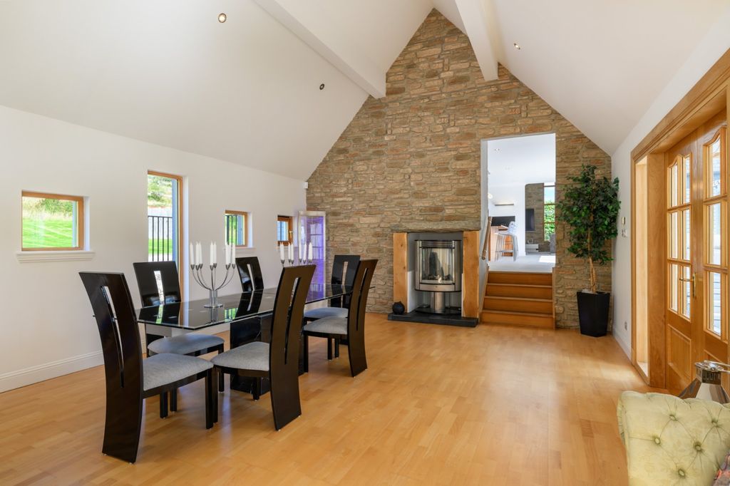 Property photo 3 of 27 Dining Room