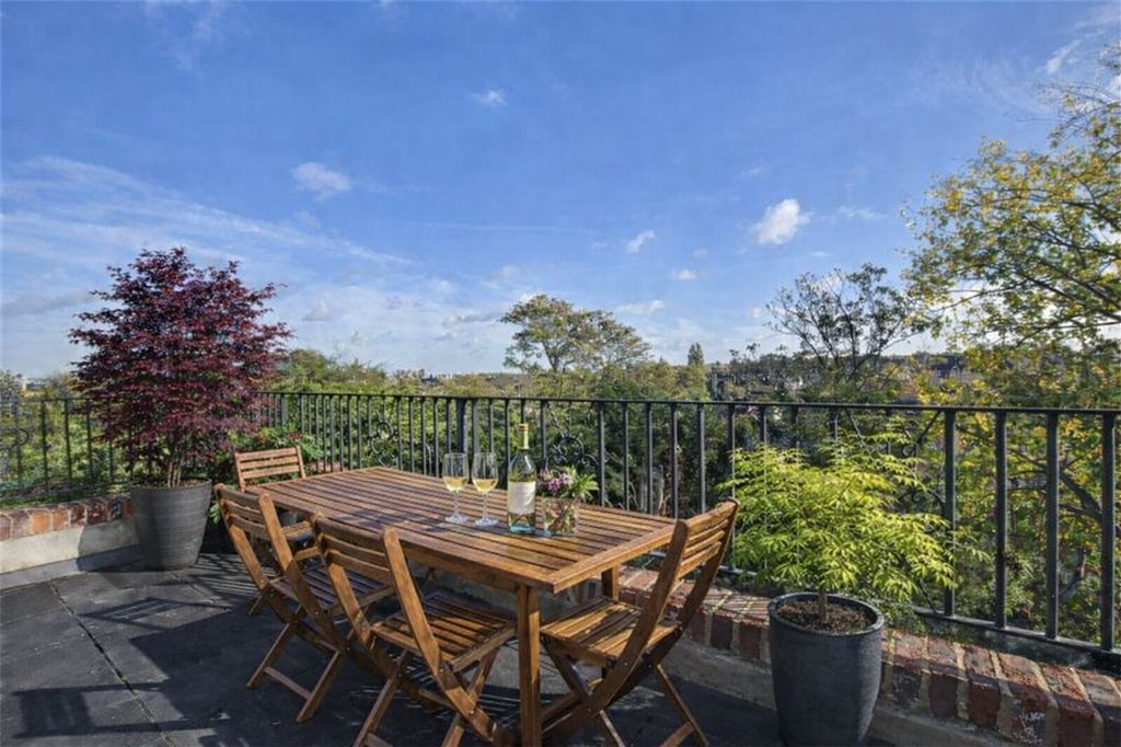 Property photo 3 of 18 Picture No. 22