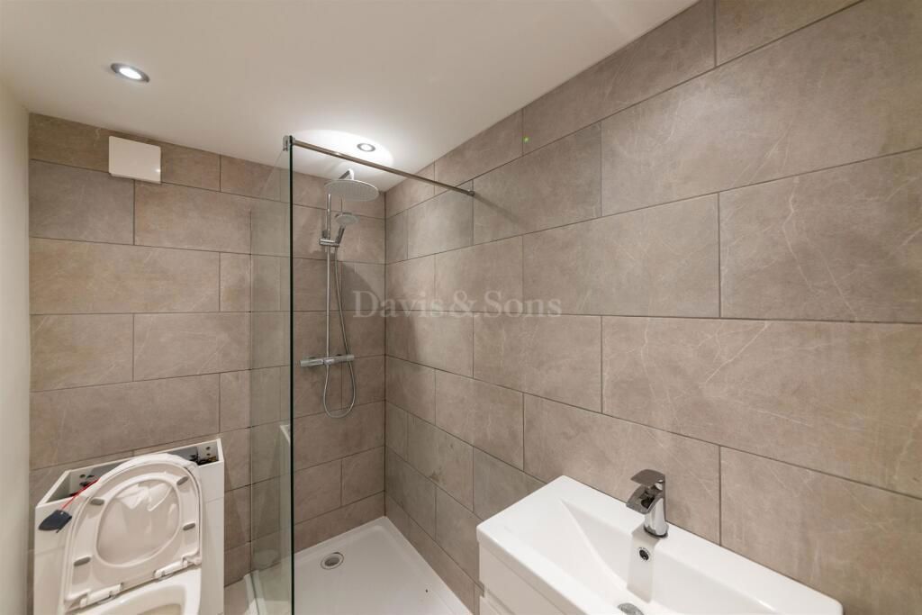 Property photo 3 of 27
