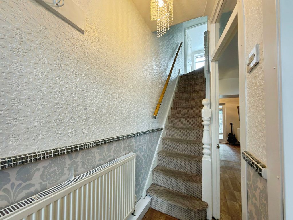 Property photo 2 of 27