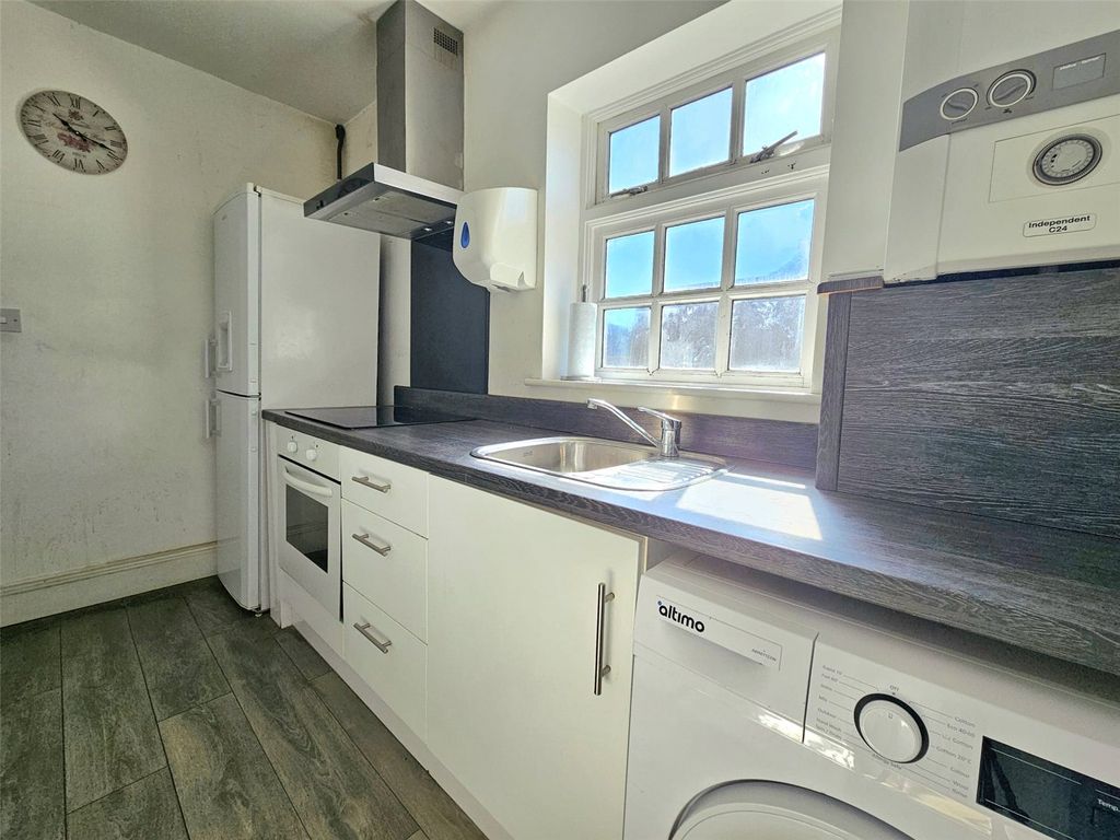 Property photo 2 of 7 Picture No. 06