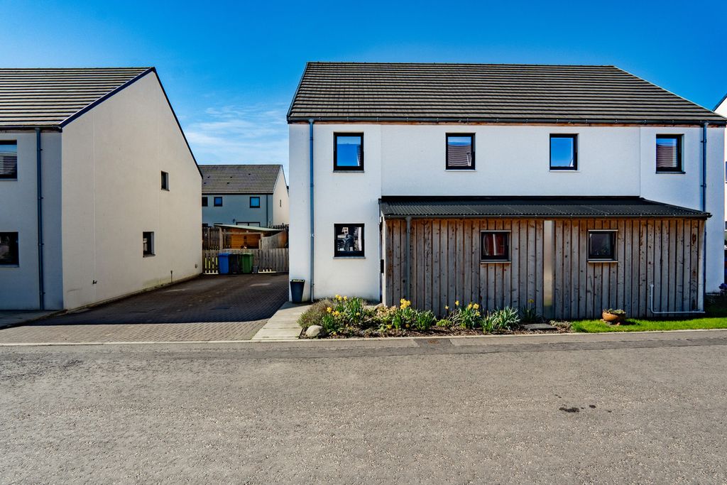 Property photo 1 of 44