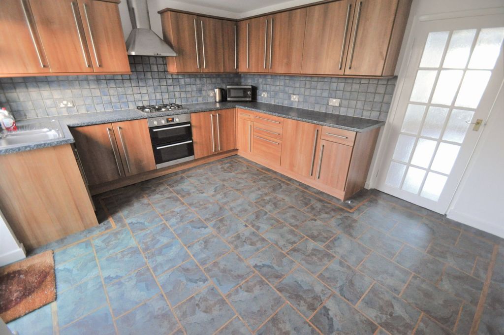 Property photo 2 of 37