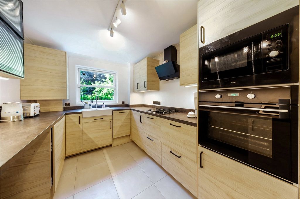 Property photo 2 of 16 Picture No. 04