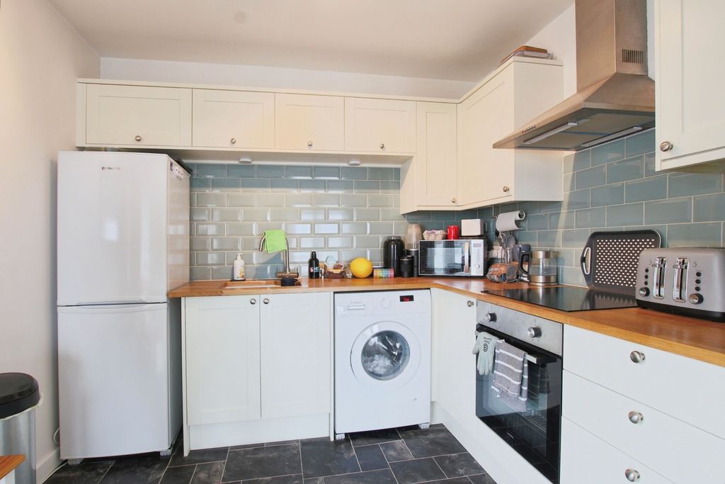 Property photo 3 of 16 4129669