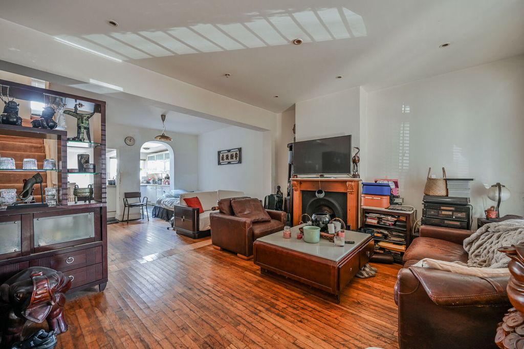 Property photo 2 of 14