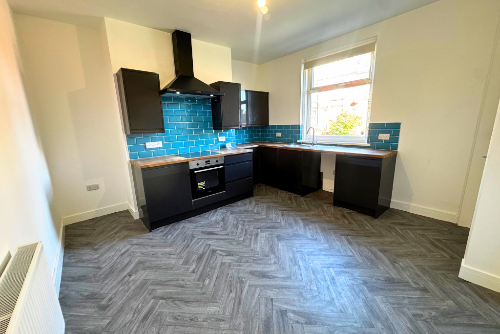 Property photo 2 of 24