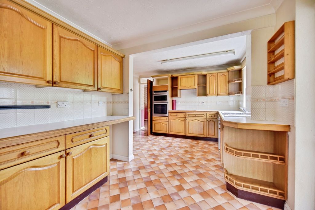 Property photo 3 of 24 Pbox-Img.Jpg