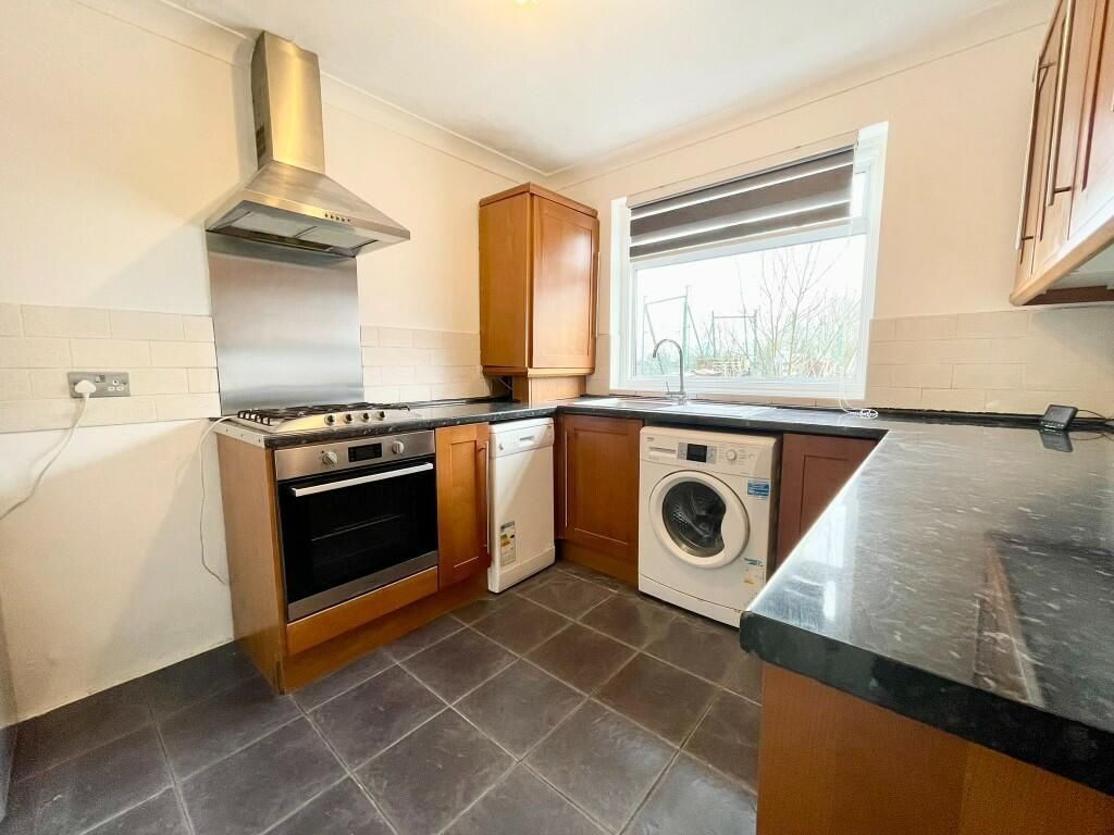 Property photo 2 of 25