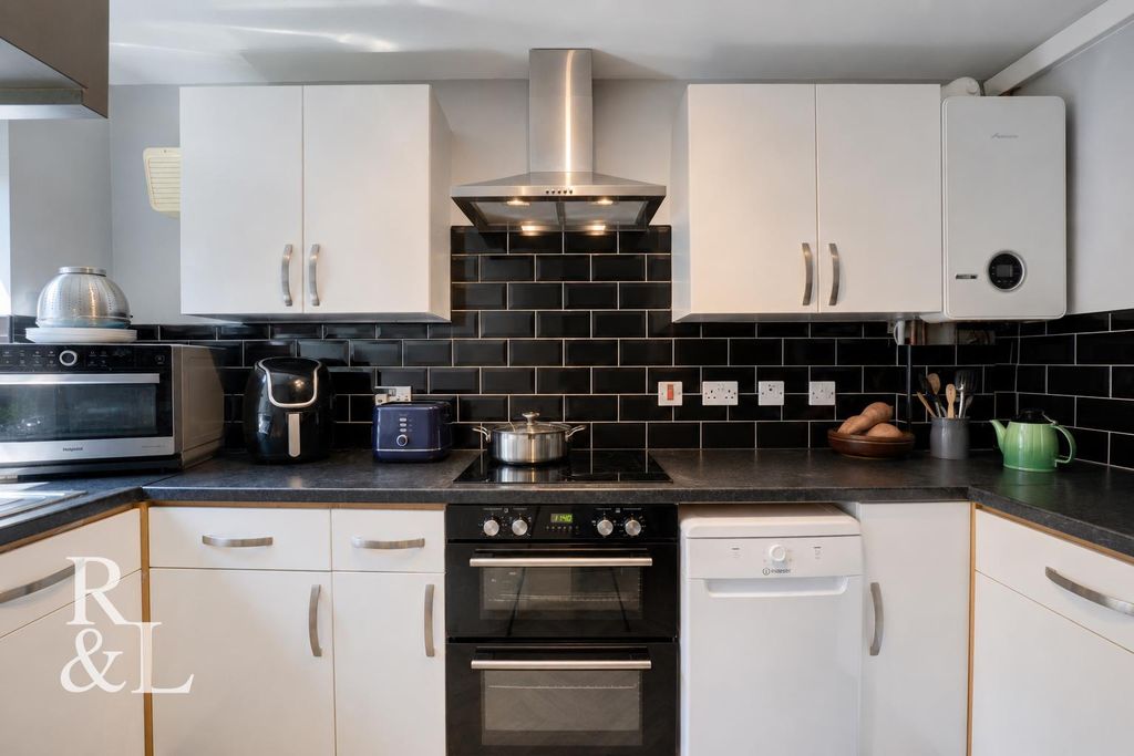 Property photo 3 of 19 Western Close (12).Jpg