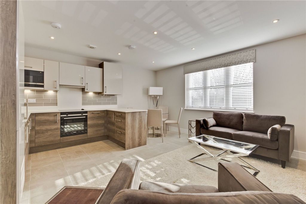 Property photo 1 of 9 Open Plan Living