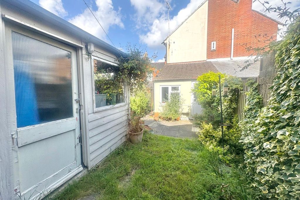 Property photo 2 of 15 Picture No. 25