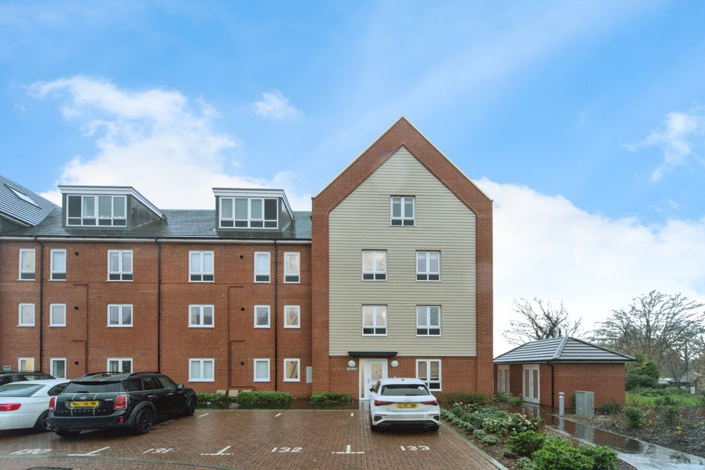 Property photo 2 of 21