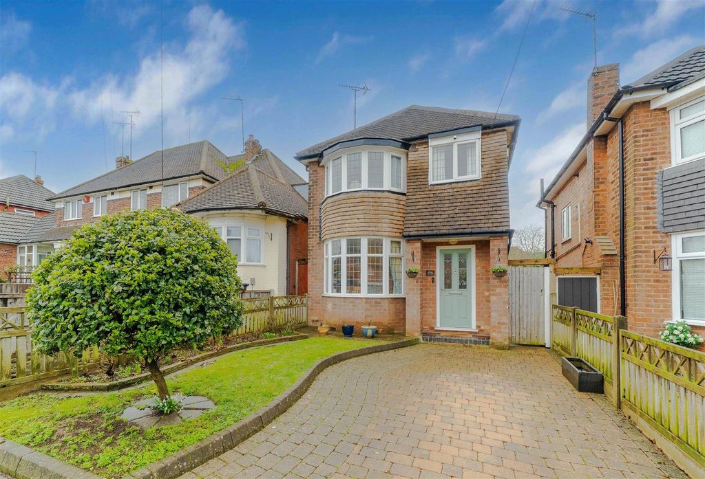 Property photo 1 of 16 Front