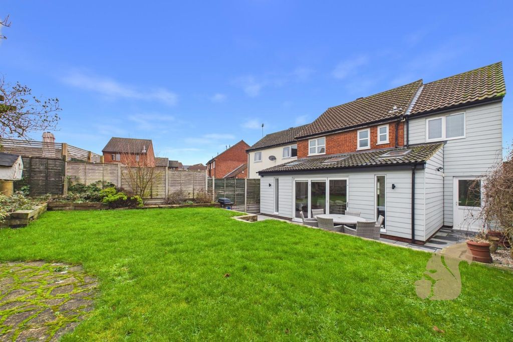 Property photo 3 of 23 Garden